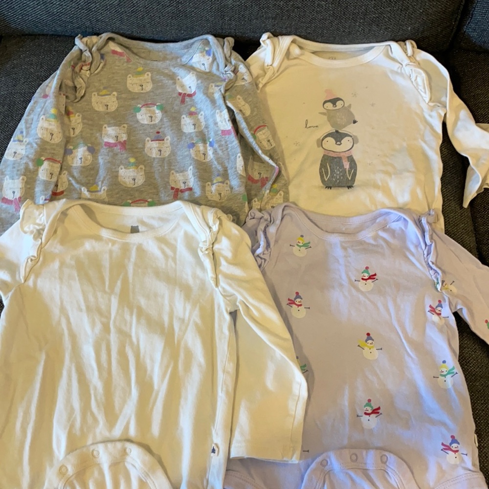 Baby Gap winter themed long sleeve bodysuits 18 mo